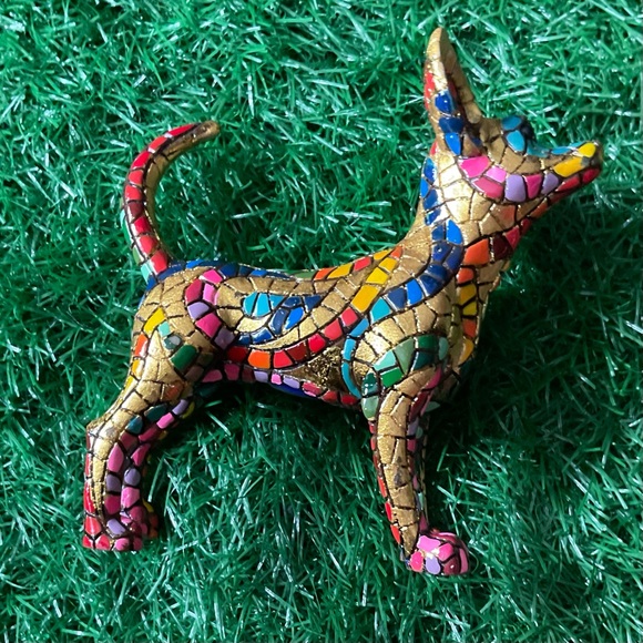 NWOT Barcino Carnival Chihuahua Figurine Resin Ceramic Hand Painted - Picture 3 of 6